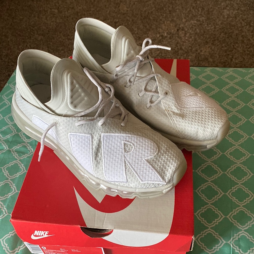 Nike Air Max Flair.